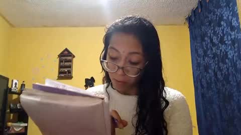 Snapshot of violetsexhot999 chatting on 10-07-25, 01:14 Violet777  online show from 10-07-25, 01:14