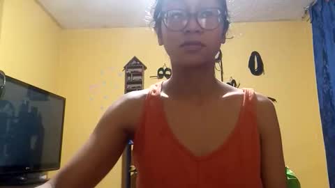 Snapshot of violetsexhot999 chatting on 10-21-25, 01:06 Violet777  online show from 10-21-25, 01:06