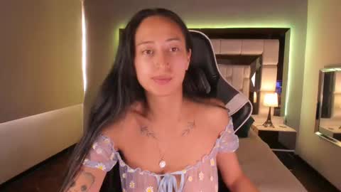 Snapshot of violetskinny chatting on 12-11-24, 09:34 violetskinny online show from 12-11-24, 09:34