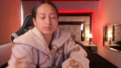 Snapshot of violetskinny chatting on 01-03-25, 07:29 violetskinny online show from 01-03-25, 07:29