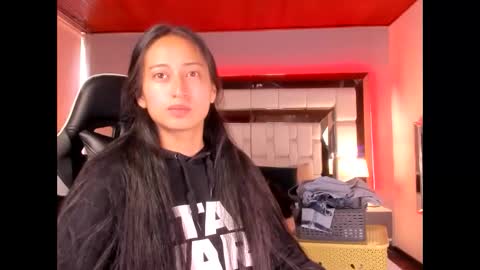 Snapshot of violetskinny chatting on 01-19-25, 07:26 violetskinny online show from 01-19-25, 07:26