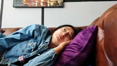 Snapshot of violetskinny chatting on 01-21-25, 05:20 violetskinny online show from 01-21-25, 05:20