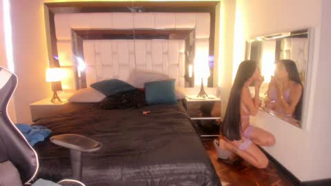 Snapshot of violetskinny chatting on 02-03-25, 06:49 violetskinny online show from 02-03-25, 06:49