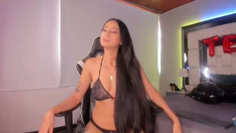 Snapshot of violetskinny chatting on 03-03-25, 09:59 violetskinny online show from 03-03-25, 09:59