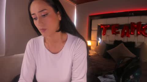 Snapshot of violetskinny chatting on 03-11-25, 06:30 violetskinny online show from 03-11-25, 06:30