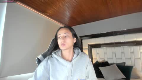 Snapshot of violetskinny chatting on 09-12-25, 07:03 violetskinny online show from 09-12-25, 07:03