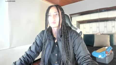 Snapshot of violetskinny chatting on 09-29-25, 08:24 violetskinny online show from 09-29-25, 08:24