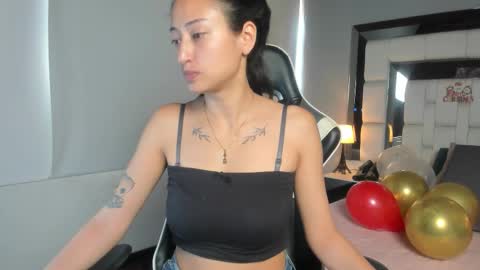 violetskinny online show from 12-22-25, 08:17