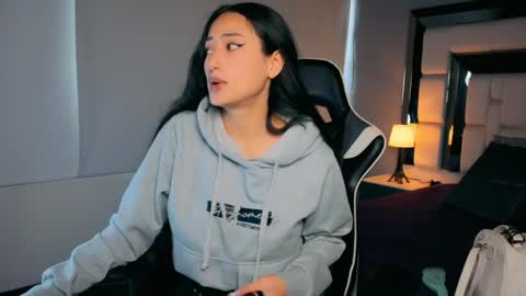 violetskinny online show from 04-12-26, 07:41