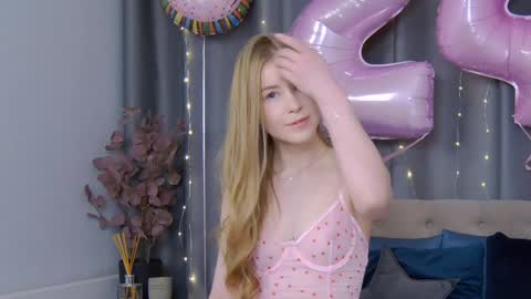 VioletSwone online show from 01-16-25, 05:42