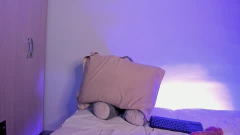 Snapshot of violett2006 chatting on 02-13-26, 06:26 violeta online show from 02-13-26, 06:26