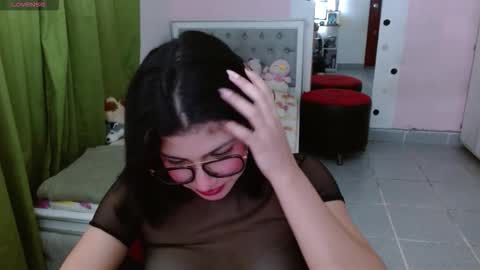 Snapshot of violett_11 chatting on 12-02-25, 08:59 violett_11 online show from 12-02-25, 08:59