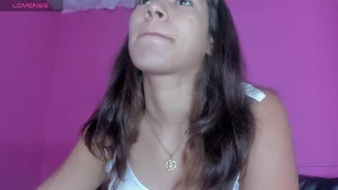 Snapshot of violett_24_ chatting on 02-24-25, 12:37 violett_24_ online show from 02-24-25, 12:37