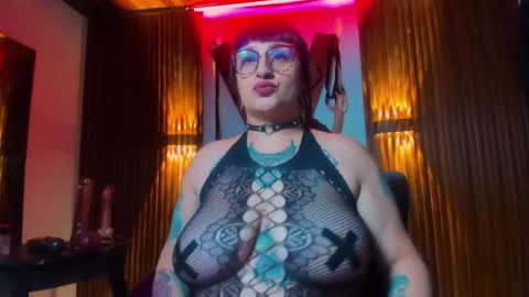 violett_8 online show from 07-20-26, 10:45