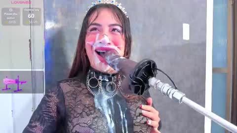 Snapshot of violett_collins_ chatting on 10-12-25, 06:34 Violett online show from 10-12-25, 06:34