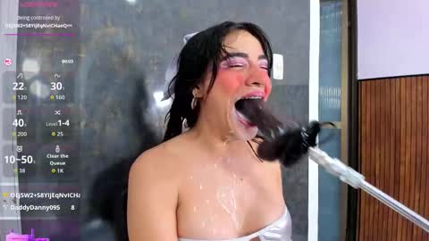 Snapshot of violett_collins_ chatting on 10-25-25, 03:47 Violett online show from 10-25-25, 03:47