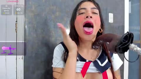 Snapshot of violett_collins_ chatting on 10-26-25, 06:08 Violett online show from 10-26-25, 06:08