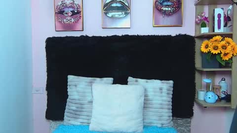 Violeta froz online show from 10-10-25, 07:24