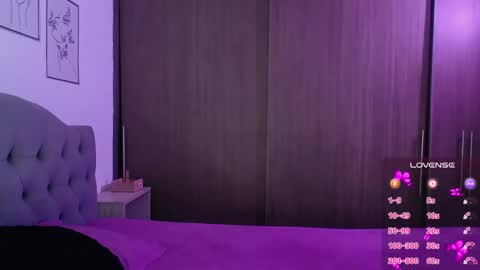 violett  Independent model online show from 03-09-26, 04:27