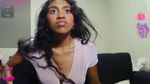 Snapshot of violett_lara chatting on 01-27-25, 10:38 violett online show from 01-27-25, 10:38