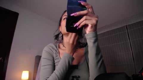 Snapshot of violett_queen122 chatting on 10-03-25, 02:52 violett_queen122 online show from 10-03-25, 02:52