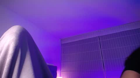 Snapshot of violett_queen122 chatting on 10-21-25, 03:07 violett_queen122 online show from 10-21-25, 03:07