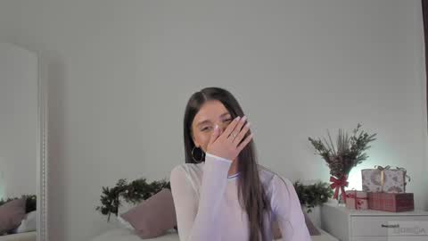 Snapshot of violetta_finch chatting on 01-19-25, 05:18 violetta_finch online show from 01-19-25, 05:18