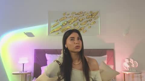 Snapshot of violetta_finch chatting on 11-28-25, 10:29 violetta_finch online show from 11-28-25, 10:29