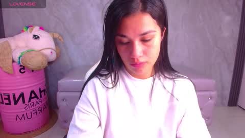 Snapshot of violetta_jhonson_v chatting on 11-20-25, 03:18 Violetta online show from 11-20-25, 03:18