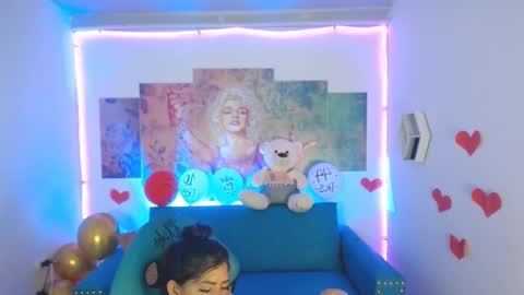 Snapshot of violetta_m_ chatting on 02-24-25, 09:52 Violeta online show from 02-24-25, 09:52