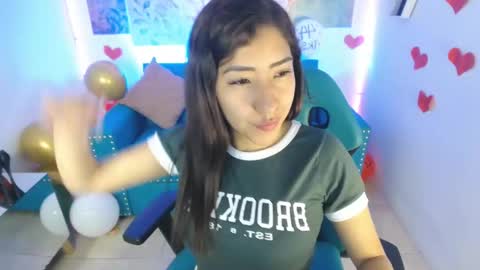 Snapshot of violetta_m_ chatting on 02-26-25, 01:30 Violeta online show from 02-26-25, 01:30