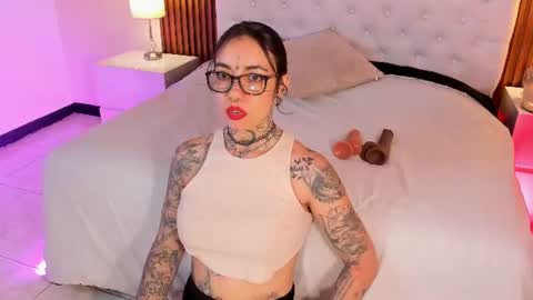 violettaalemida online show from 07-18-26, 03:54