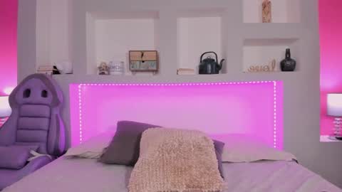 ViolettaBaker online show from 12-31-24, 02:14