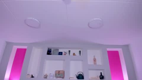 ViolettaBaker online show from 01-09-25, 07:40