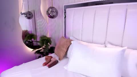Snapshot of violettacolinss chatting on 06-10-26, 11:42 violettacolinss online show from 06-10-26, 11:42