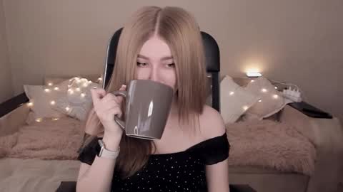 ViolettaOtis online show from 02-15-25, 11:28