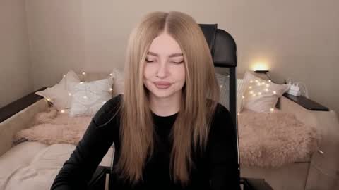 ViolettaOtis online show from 02-16-25, 10:21