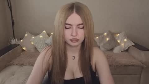 ViolettaOtis online show from 10-03-25, 11:07