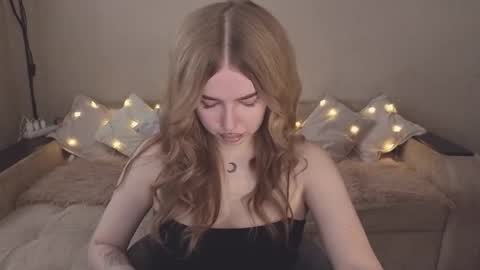 ViolettaOtis online show from 10-16-25, 12:06