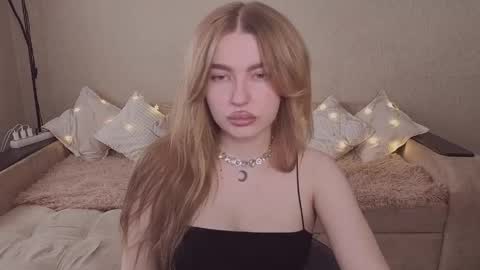 ViolettaOtis online show from 04-19-26, 09:52