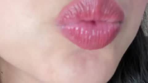 Snapshot of violettarousee chatting on 05-15-26, 10:17 violettarousee online show from 05-15-26, 10:17