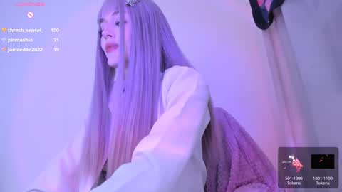 Snapshot of violettbones chatting on 12-19-24, 06:56 Violett online show from 12-19-24, 06:56