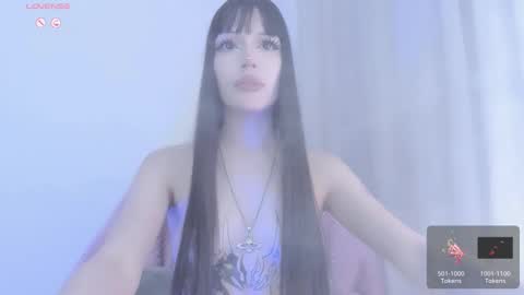 Snapshot of violettbones chatting on 10-15-25, 05:07 Violett online show from 10-15-25, 05:07