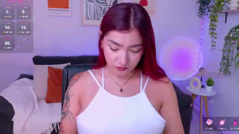 Snapshot of violettcastel chatting on 06-08-26, 06:30 Violett Castel online show from 06-08-26, 06:30