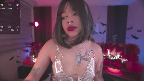 JULIE UWU online show from 10-27-25, 06:56