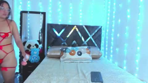 Snapshot of violette_stone chatting on 02-15-26, 01:57 Violette Stone online show from 02-15-26, 01:57