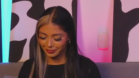 Violet online show from 02-01-25, 12:40