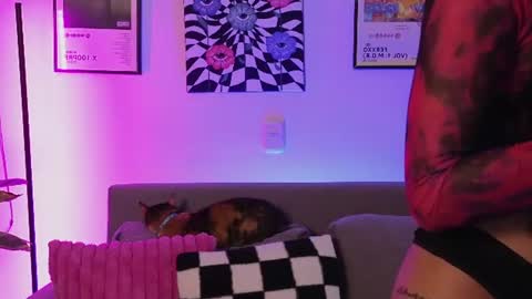 Snapshot of violettgrey_ chatting on 06-12-26, 01:15 Violet online show from 06-12-26, 01:15