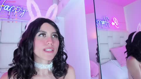 Snapshot of violettharous chatting on 01-04-25, 10:27 VioletthaRous online show from 01-04-25, 10:27