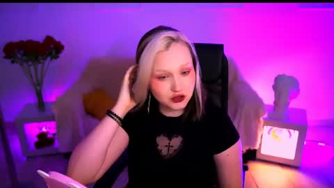 Violett online show from 06-30-26, 06:25